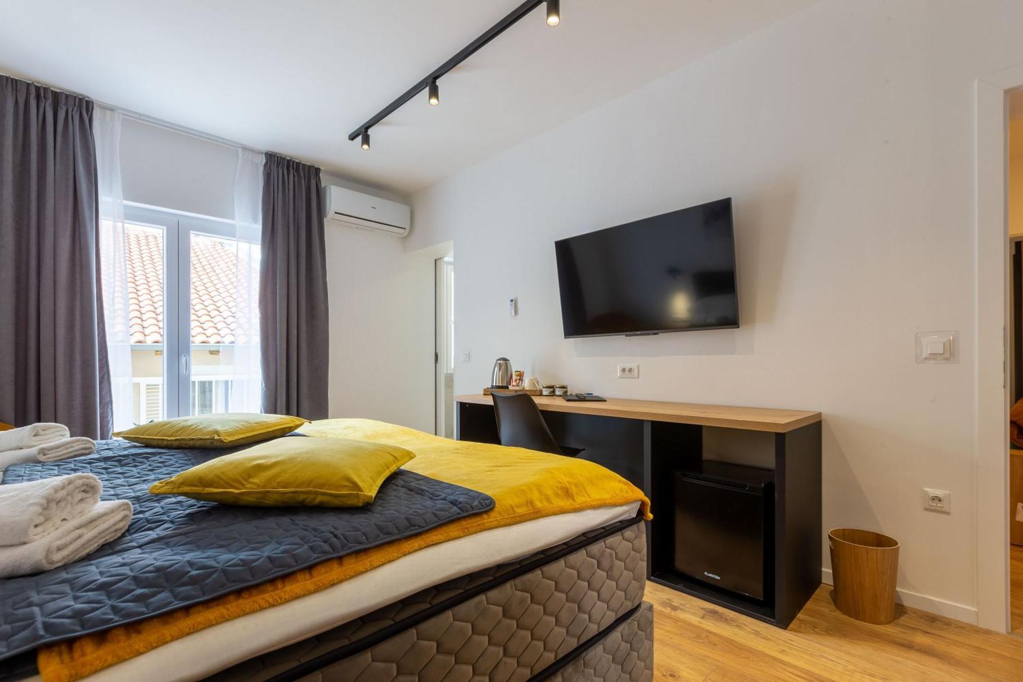 2M Exclusive Rooms Zadar Exterior photo