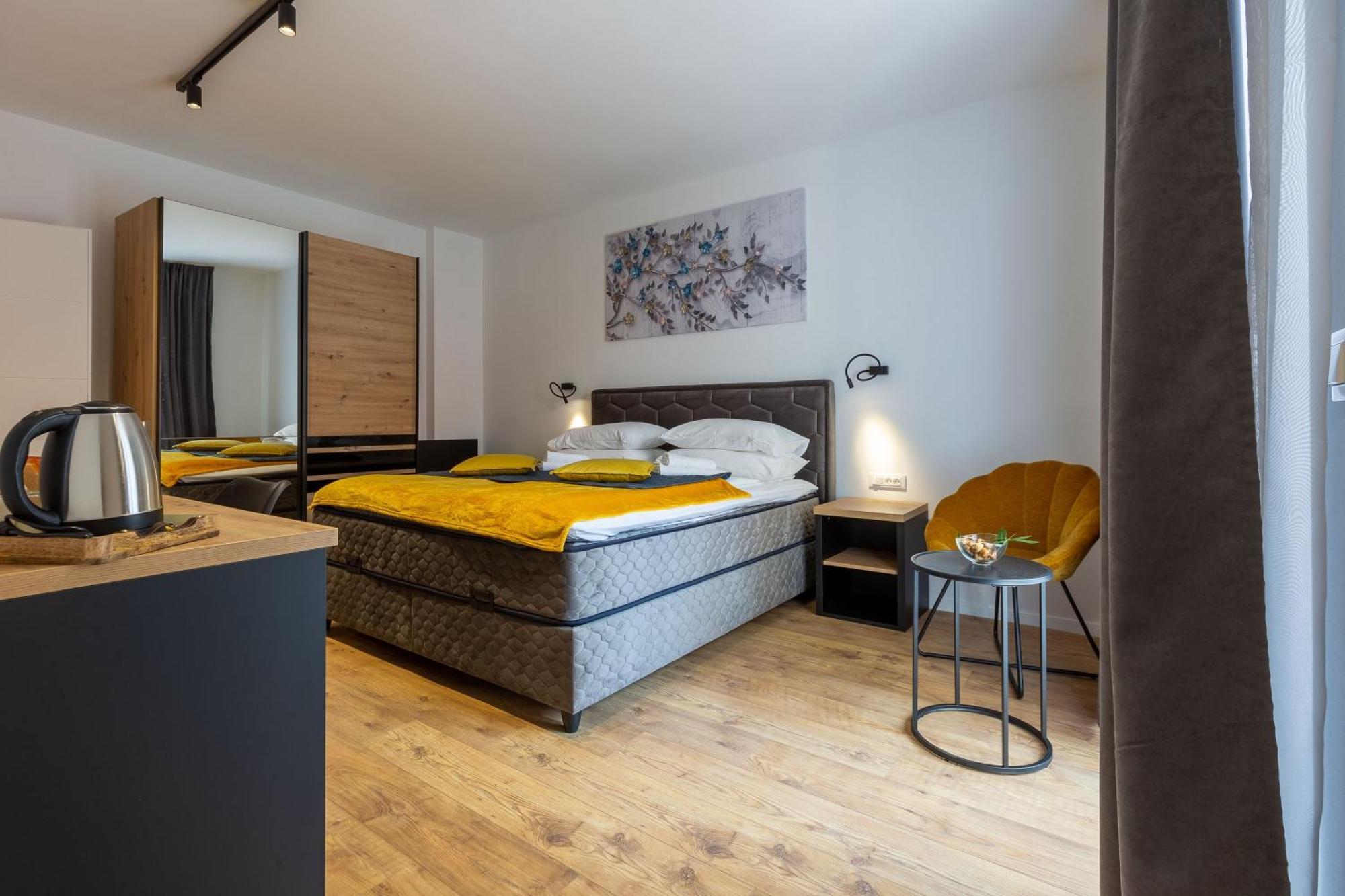 2M Exclusive Rooms Zadar Exterior photo